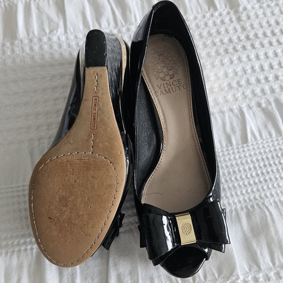Vince Camuto wedge shoes - Picture 3 of 5